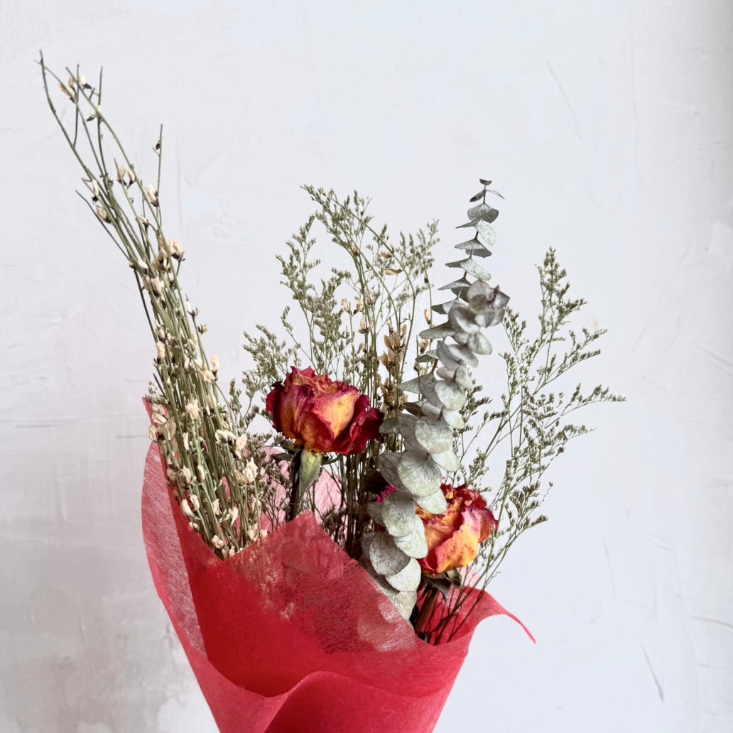 Lora: Love-Filled Dried Flowers