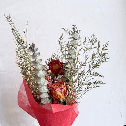 Lora: Love-Filled Dried Flowers
