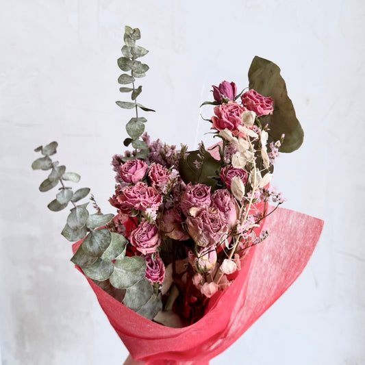 Kiri: Love-Filled Dried Flowers
